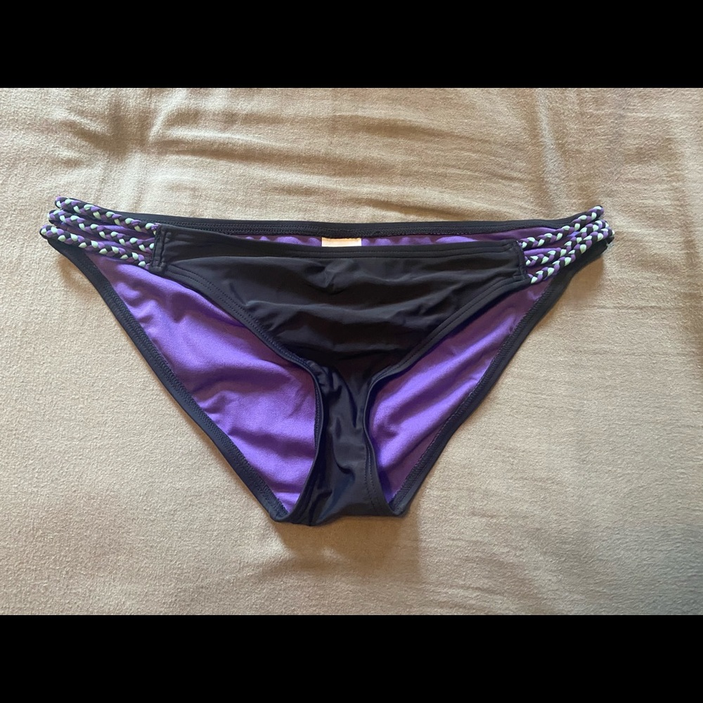 Black bikini bottoms